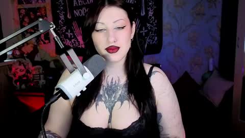 Hi Im Kimberly but u can call me Kim. Turn on ur sound i love to talk and moan online show from 20, 4, 2026