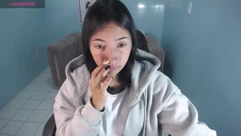 Snapshot of kimberly_thomson_t chatting on 23, 1, 2025 kimberly online show from 23, 1, 2025