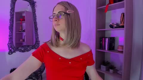 Snapshot of kimberly_thonson chatting on 27, 11, 2025 kimberly_thonson online show from 27, 11, 2025