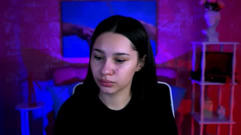 Snapshot of kimclarks chatting on 1, 10, 2025 kimclarks online show from 1, 10, 2025