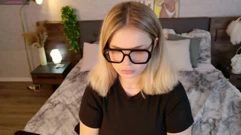 KimEvanss online show from 22, 5, 2026
