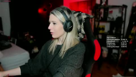 Wolfs Girl online show from 26, 2, 2025