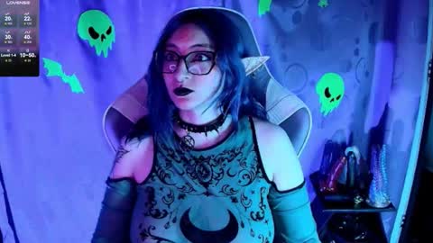 Snapshot of kimlennox_ chatting on 17, 11, 2025 online show from 17, 11, 2025