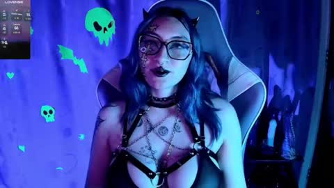 Snapshot of kimlennox_ chatting on 5, 12, 2025 online show from 5, 12, 2025