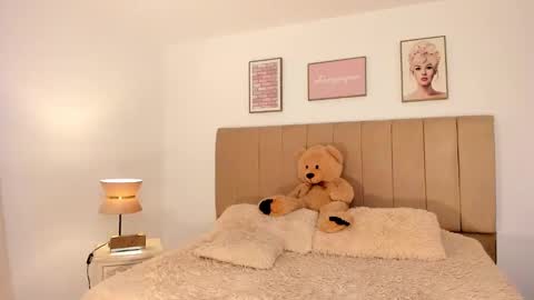 Kim  online show from 26, 2, 2025