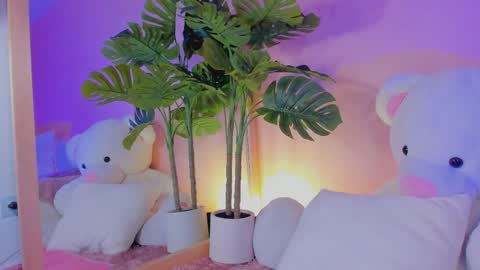 Snapshot of kimm_rosee chatting on 19, 11, 2025 Kim online show from 19, 11, 2025