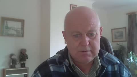 Snapshot of kindahairy4u chatting on 9, 11, 2025 kindahairy4u online show from 9, 11, 2025