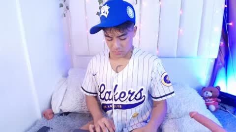 Snapshot of king_azahell chatting on 17, 1, 2025 king help me reach 100 likes online show from 17, 1, 2025