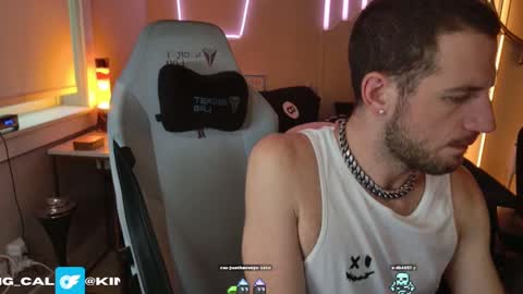 Snapshot of king_cal_ chatting on 8, 12, 2024 king_cal_ online show from 8, 12, 2024