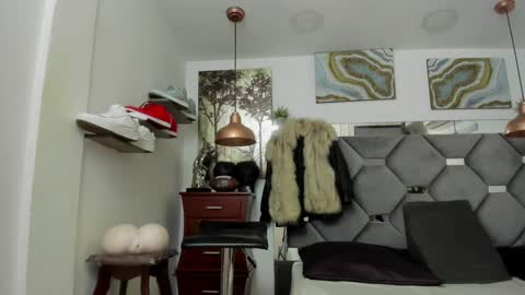 HOT MEN BLACK online show from 14, 2, 2025