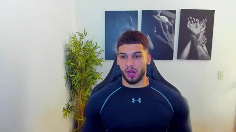 Snapshot of king_of_kings__ chatting on 8, 3, 2025 king_of_kings__ online show from 8, 3, 2025