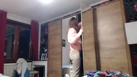 sexysexyhotwetpinkredpussy online show from 18, 11, 2025