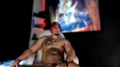 Snapshot of kingbear777 chatting on 18, 12, 2024 King Bear online show from 18, 12, 2024