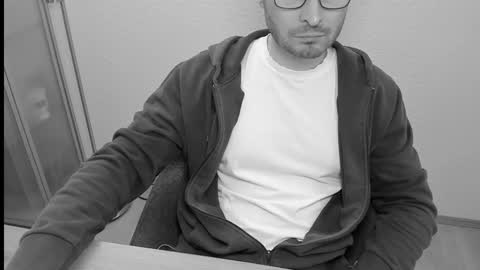 Snapshot of kinksubbydubby chatting on 21, 10, 2025 kinksubbydubby online show from 21, 10, 2025