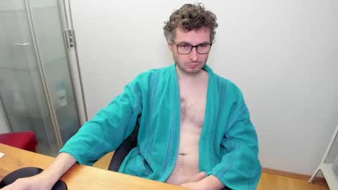 Snapshot of kinksubbydubby chatting on 3, 11, 2025 kinksubbydubby online show from 3, 11, 2025