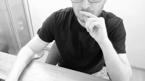 Snapshot of kinksubbydubby chatting on 4, 11, 2025 kinksubbydubby online show from 4, 11, 2025