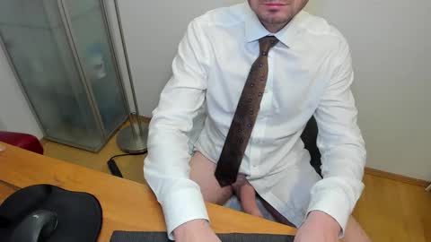 Snapshot of kinksubbydubby chatting on 17, 12, 2025 kinksubbydubby online show from 17, 12, 2025