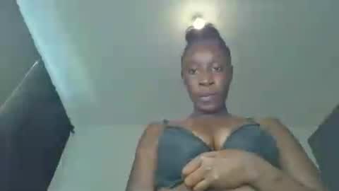 Snapshot of kinky_leila chatting on 29, 6, 2026 kinky_leila online show from 29, 6, 2026