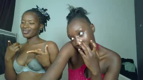 Snapshot of kinky_leila chatting on 3, 7, 2026 kinky_leila online show from 3, 7, 2026