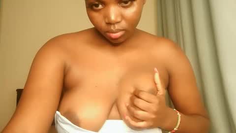 Snapshot of kinky_lola1 chatting on 24, 9, 2025 Lola online show from 24, 9, 2025