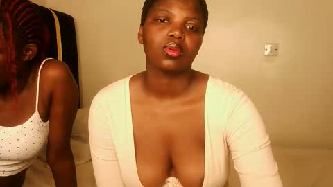 Snapshot of kinky_lola1 chatting on 5, 10, 2025 Lola online show from 5, 10, 2025
