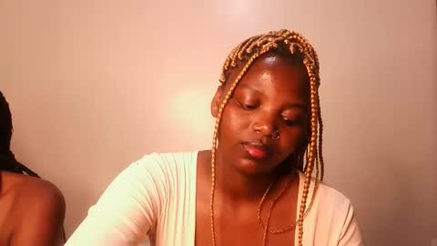 Snapshot of kinky_lola1 chatting on 14, 10, 2025 Lola online show from 14, 10, 2025
