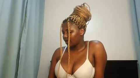 Snapshot of kinky_lola1 chatting on 18, 10, 2025 Lola online show from 18, 10, 2025