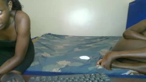 Snapshot of kinky_roey chatting on 7, 2, 2025 kinky_roey online show from 7, 2, 2025