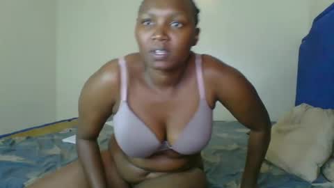 Snapshot of kinky_roey chatting on 12, 2, 2025 kinky_roey online show from 12, 2, 2025