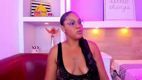Snapshot of kinky_thifanny chatting on 2, 3, 2026 Thifanny online show from 2, 3, 2026