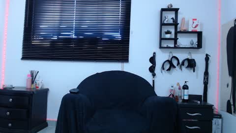 Snapshot of kinkyallisonsub chatting on 27, 1, 2025 Allison Diego online show from 27, 1, 2025