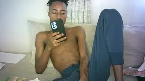 Snapshot of kinkybby_ chatting on 3, 1, 2025 kinkybby_ online show from 3, 1, 2025