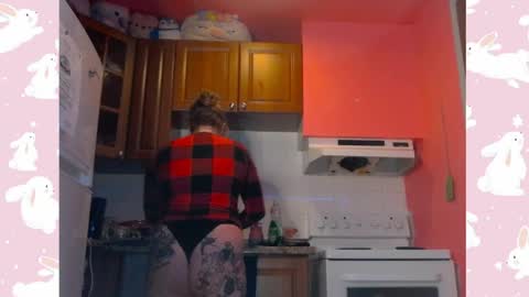 Snapshot of kinkyivy99 chatting on 9, 4, 2026 kinkyivy99 online show from 9, 4, 2026