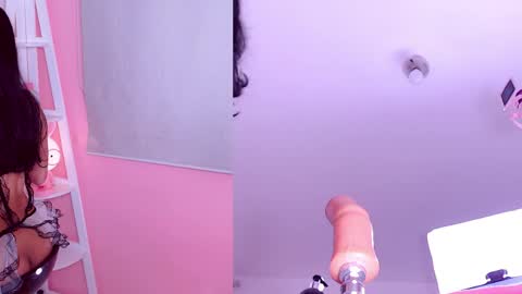 Mindy  online show from 15, 4, 2026