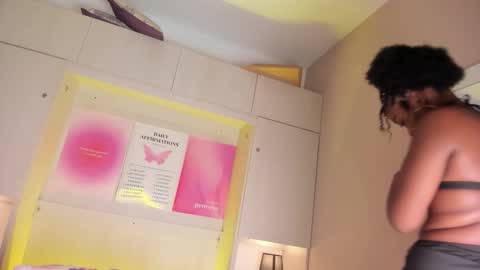 M A R A  online show from 24, 2, 2026