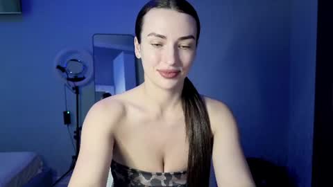 Kira love1 online show from 10, 6, 2026