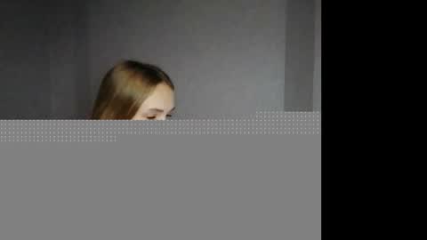 kira_morekiss online show from 1, 2, 2025