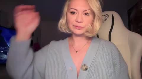 KiraDivine online show from 10, 12, 2024