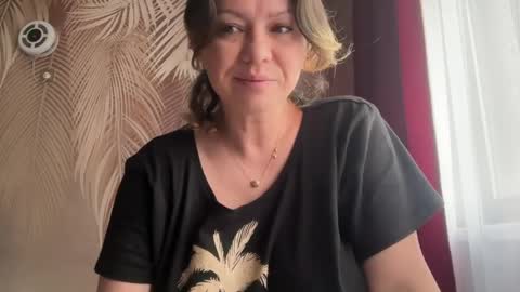 KiraDivine online show from 9, 4, 2026