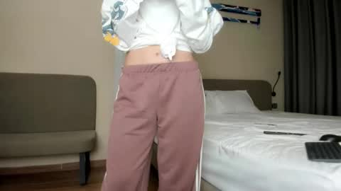 love you online show from 17, 12, 2025