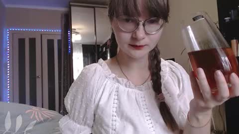 KiraGoldens online show from 25, 9, 2025