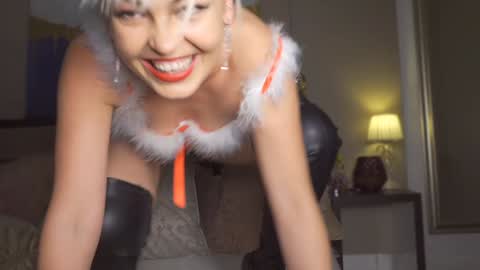 Snapshot of kirasunny chatting on 23, 12, 2024 kirasunny online show from 23, 12, 2024