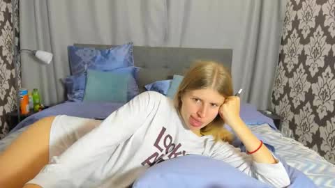 Snapshot of kirraa_ chatting on 15, 9, 2025 Kira online show from 15, 9, 2025