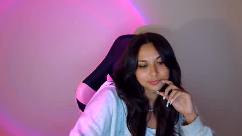 kiss_ameliaa online show from 10, 10, 2025