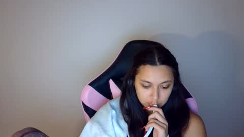 kiss_ameliaa online show from 10, 11, 2025