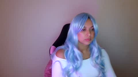 kiss_ameliaa online show from 17, 11, 2025