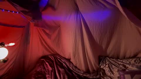 Snapshot of kissahsins chatting on 24, 12, 2024 Kissah Kreampuff online show from 24, 12, 2024