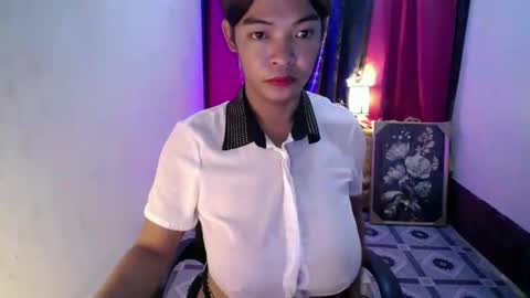 Snapshot of kisses_asian143 chatting on 12, 11, 2025 VICTORIA online show from 12, 11, 2025