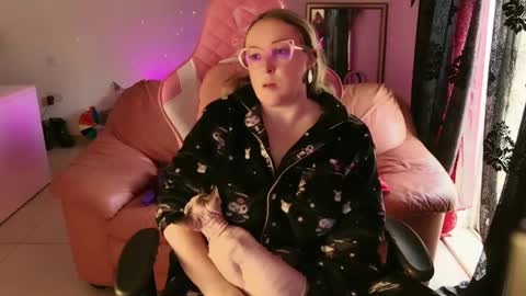 Snapshot of kissica chatting on 8, 2, 2025 kissica online show from 8, 2, 2025