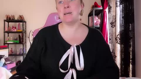 kissica online show from 19, 12, 2025